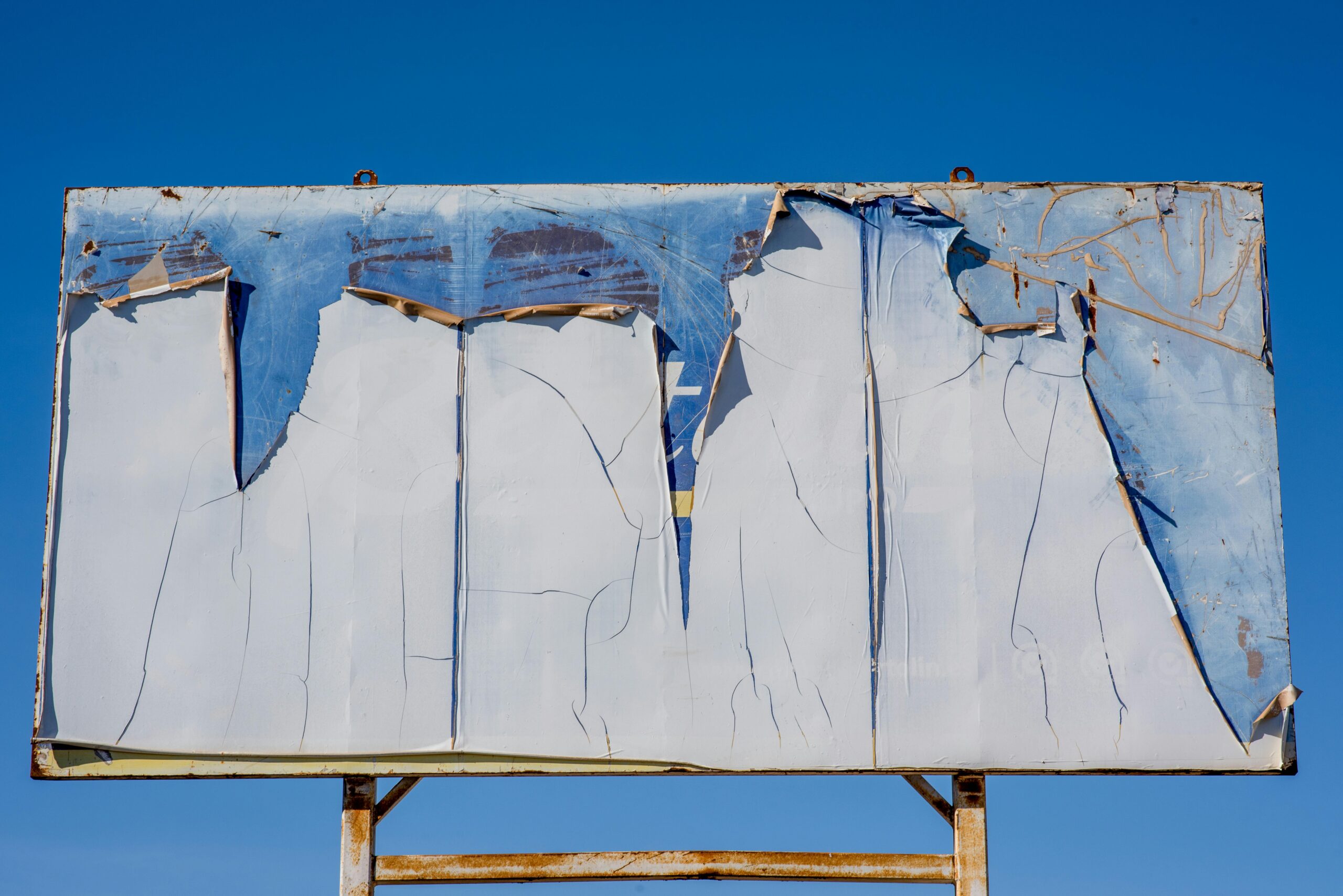 A Mirror to the Billboards: Media Frauds in Indian Outdoor Advertising 